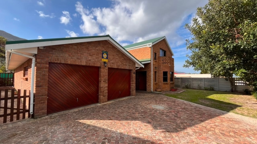 4 Bedroom Property for Sale in Kleinmond Western Cape